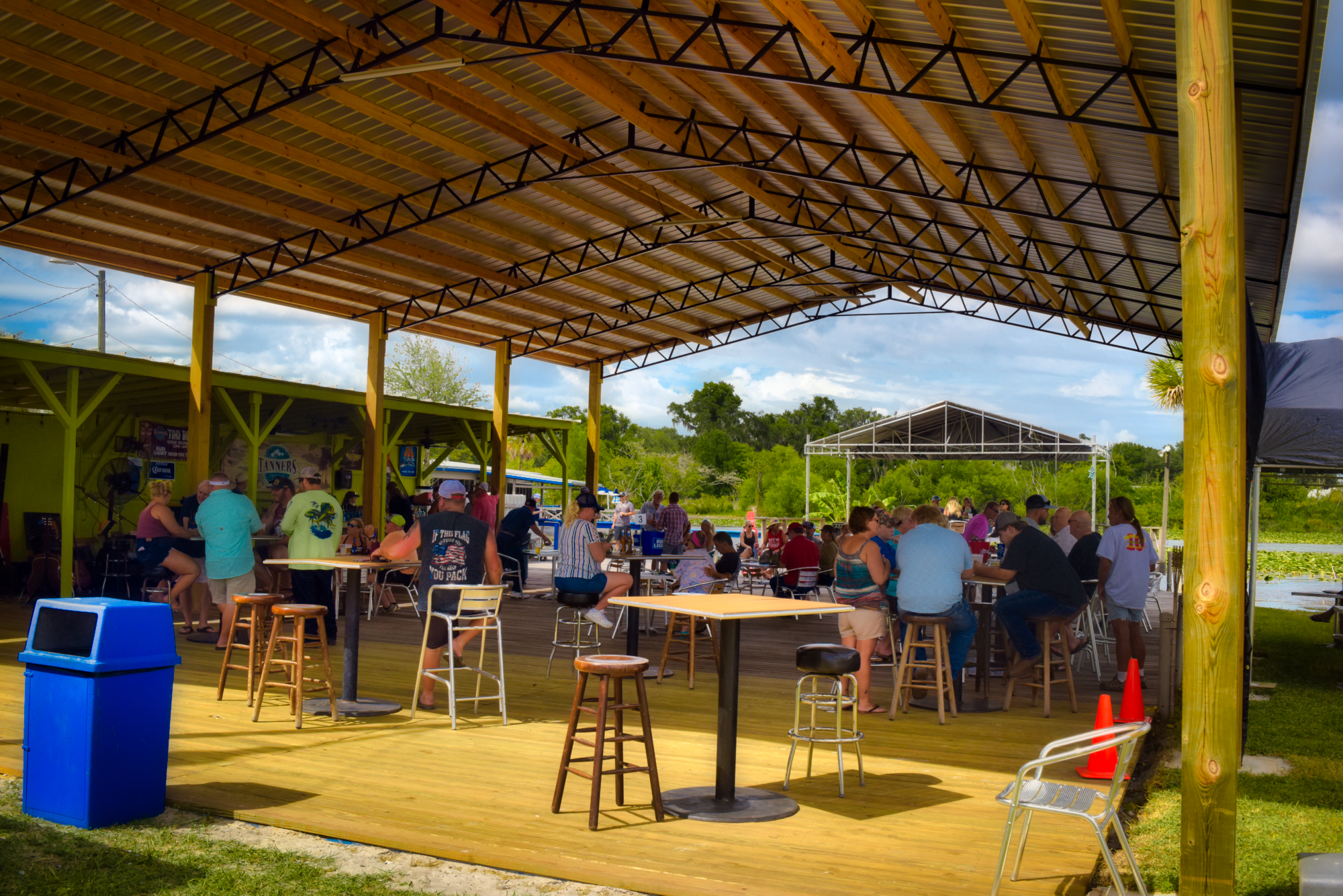 Tanners Lakeside Restaurant and Bar in Winter Haven, FL 1006 South